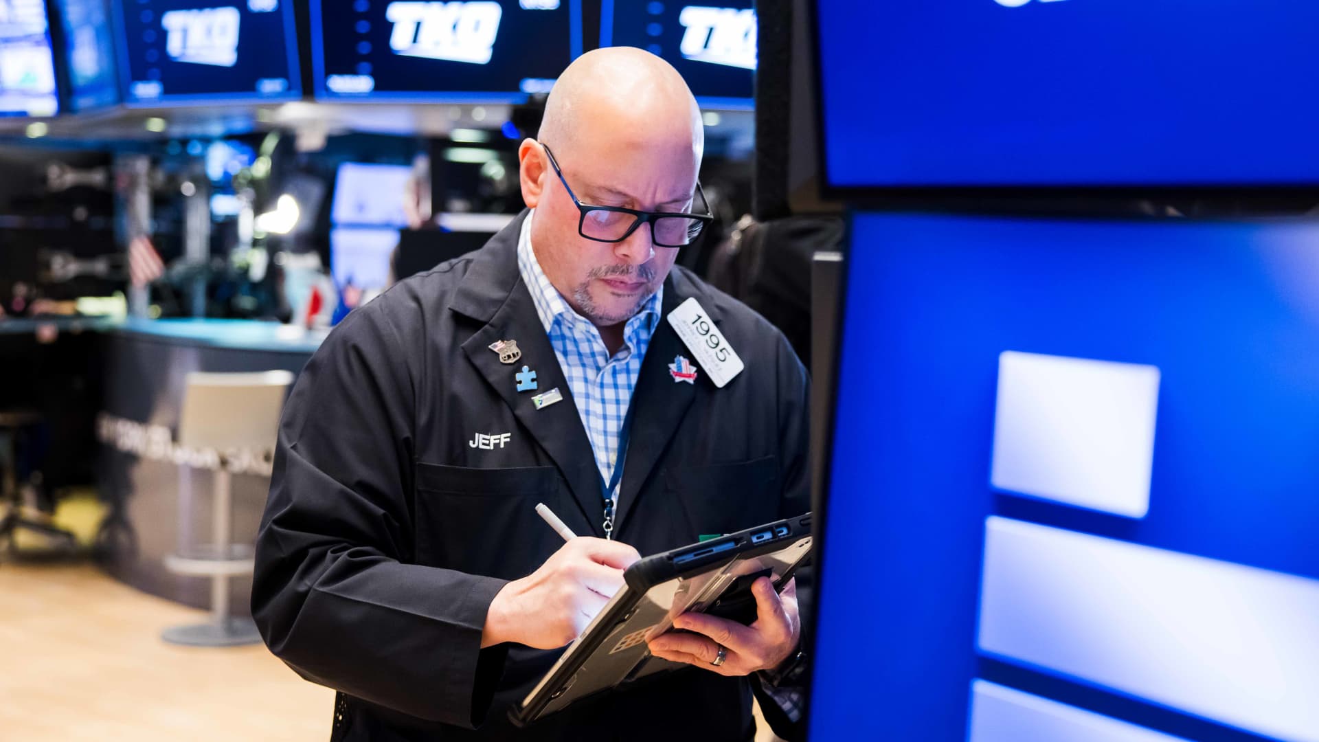 El Juego de la Fed es un Fraude para Robarte tu Futuro