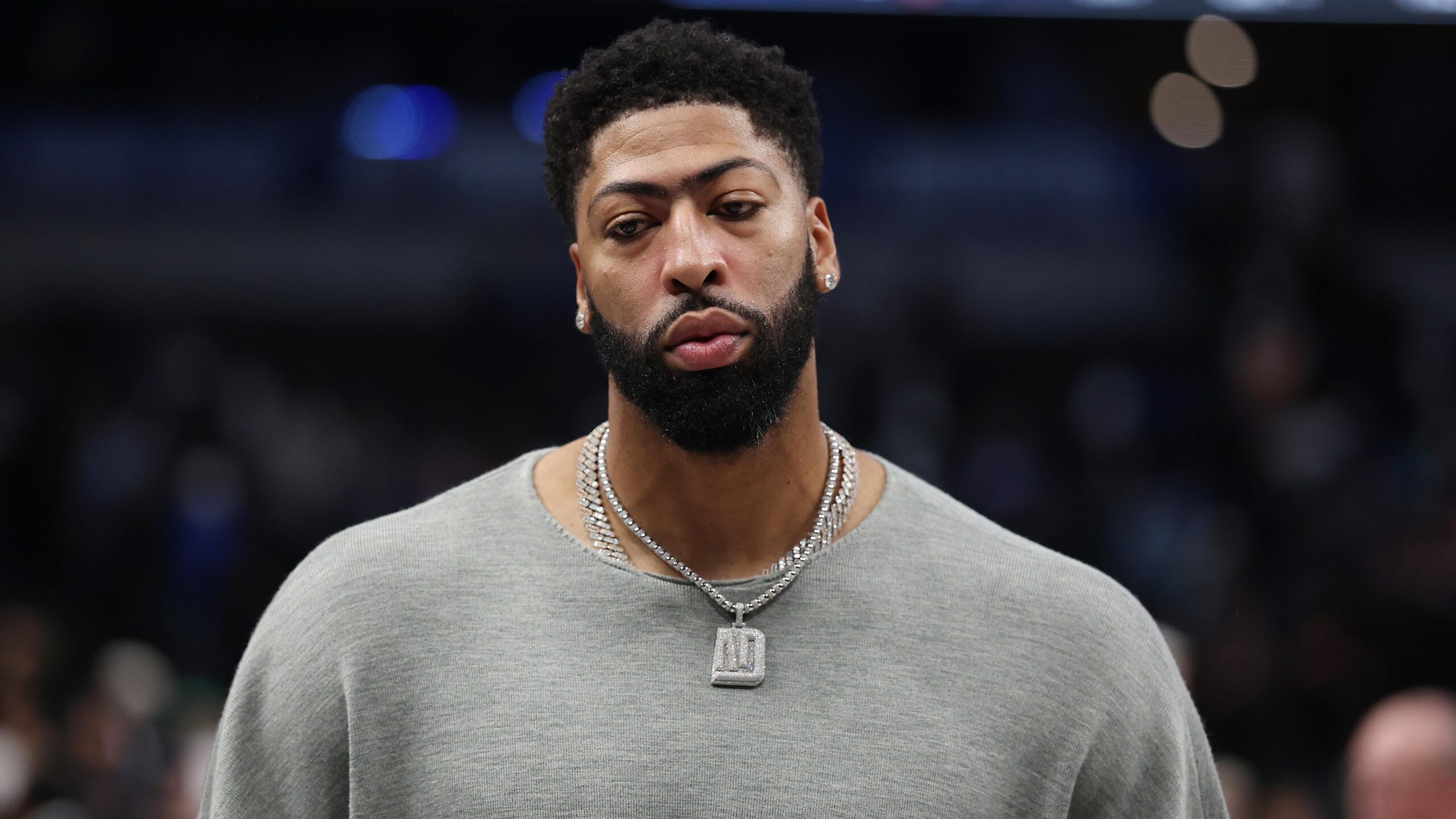 El Desastre de Anthony Davis Hunde a Dallas