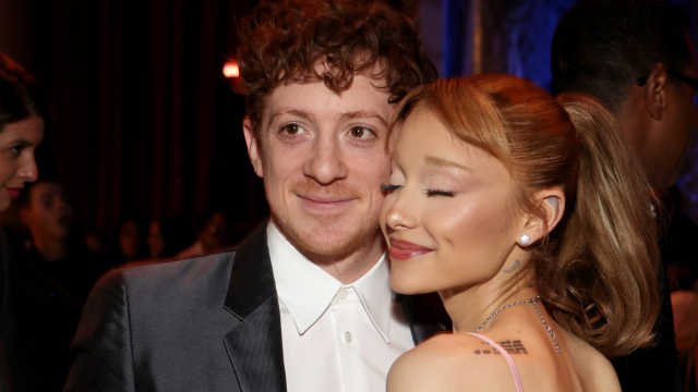 El Falso Romance de Ethan Slater y Ariana Grande al Desnudo