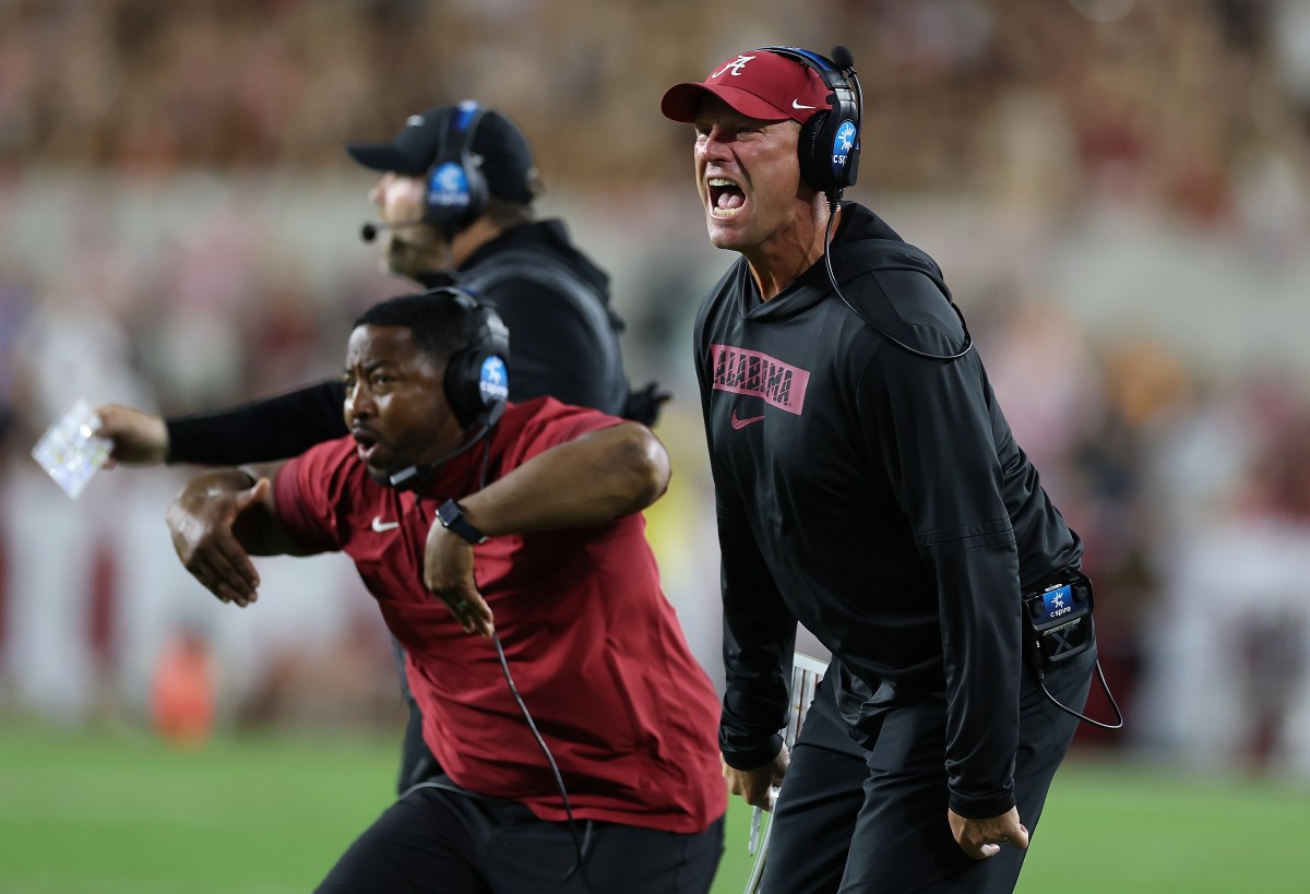 El Futbol Colegial Vende Su Alma a la Máquina