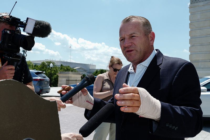 Pánico en el Capitolio: Aliado de Trump Abandona el Barco