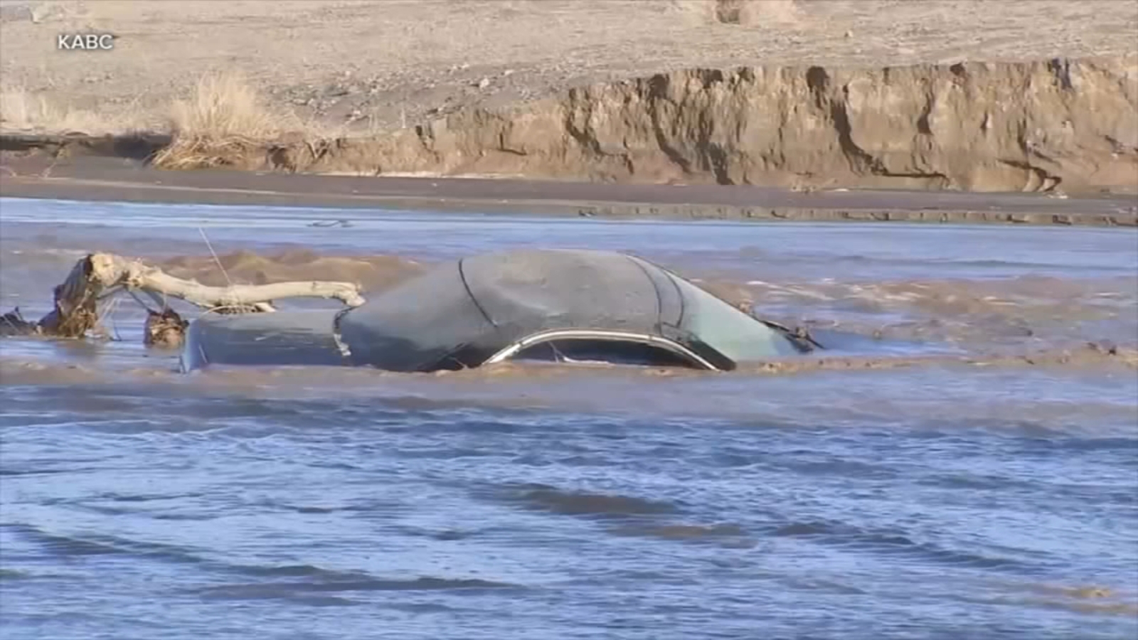 Desastre en California por Negligencia Gubernamental y Lodo Mortal