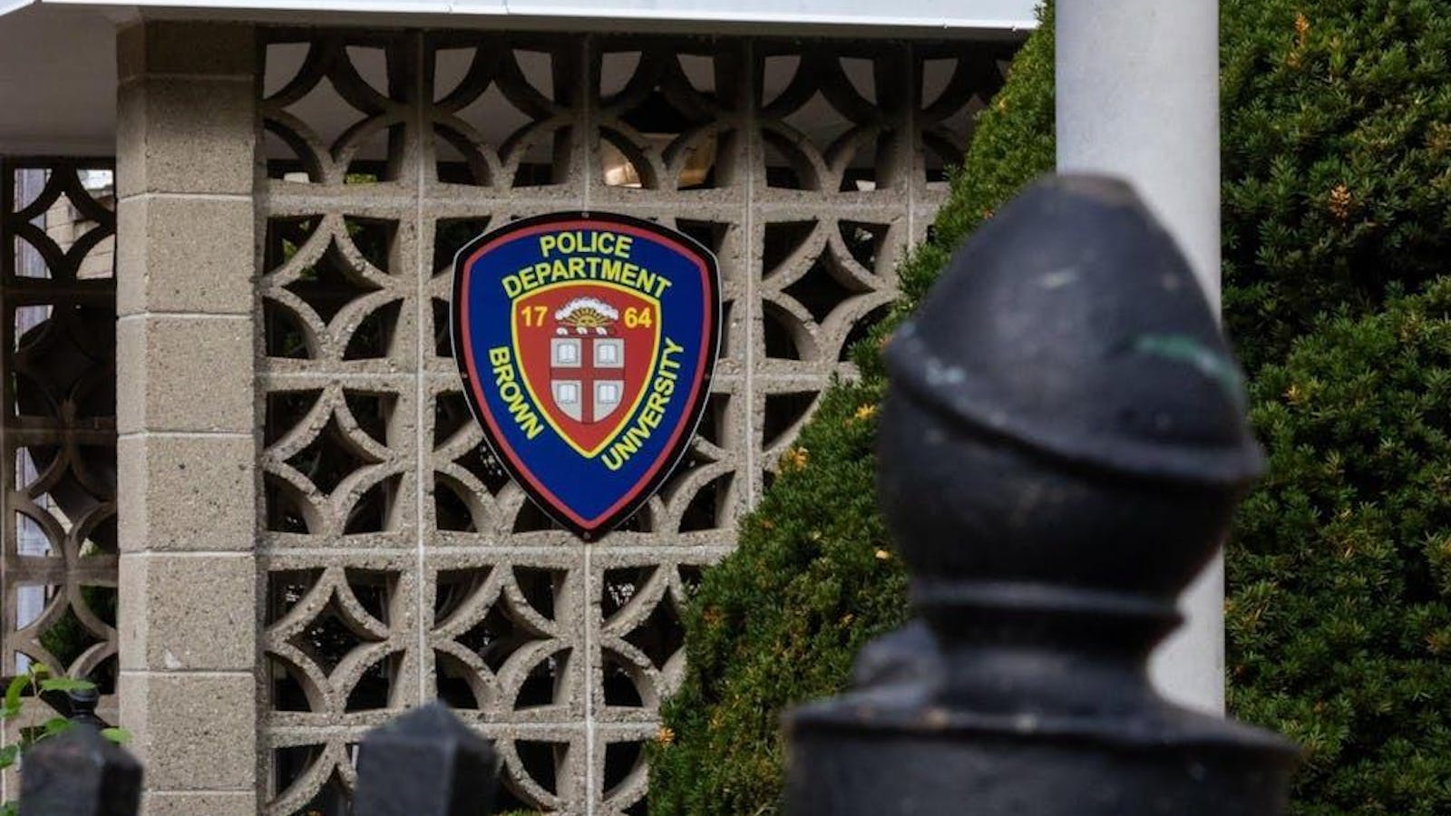 Tiroteo en Brown: La Complacencia de la Élite Educativa