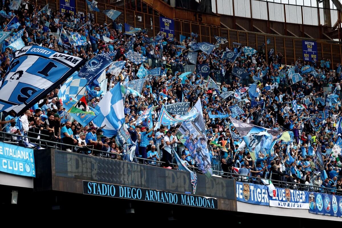 Conte se la rifa con novatos: ¿Genio o desastre en Napoli?