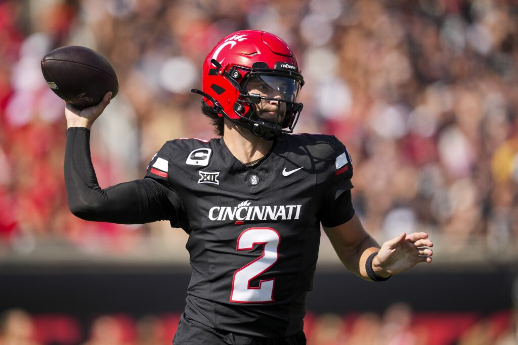 Brendan Sorsby Abandona Cincinnati: El Mercado de Fichajes de la NCAA