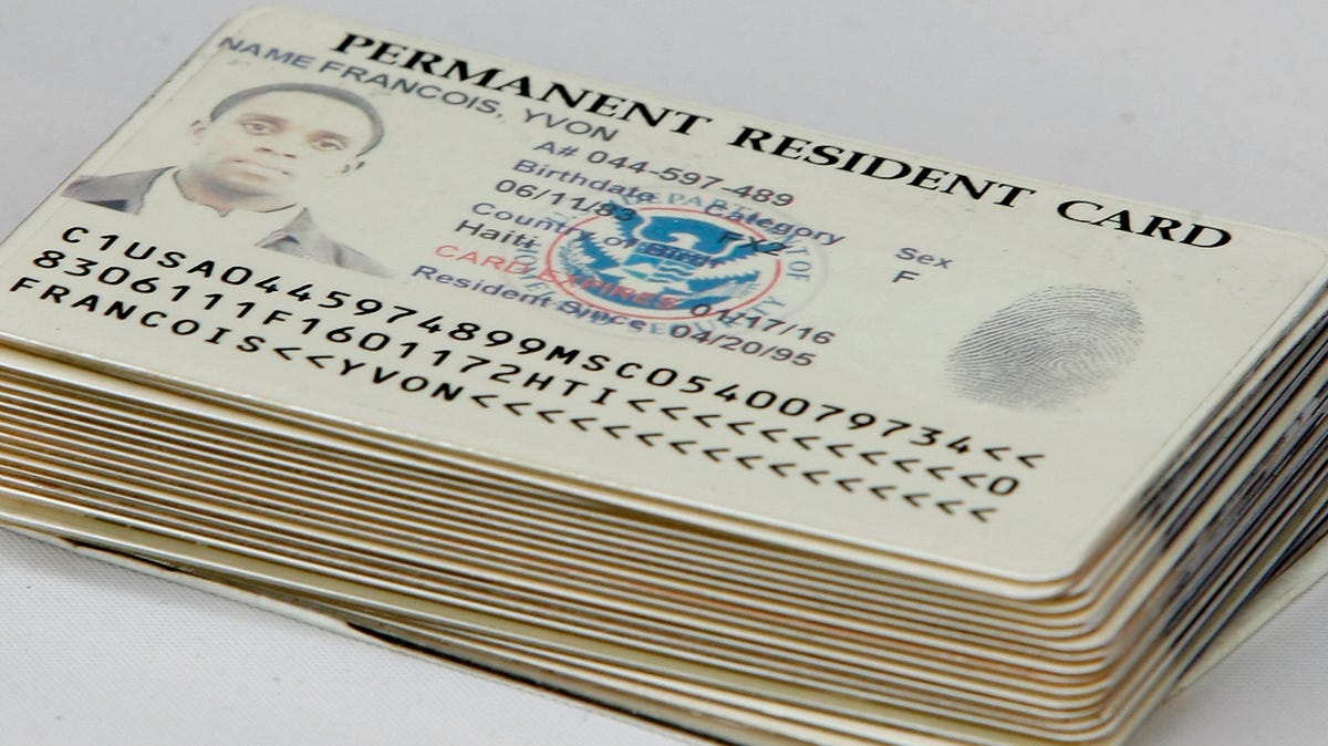 Ley Anti-Migrante: El Plan para Quitar la Doble Nacionalidad