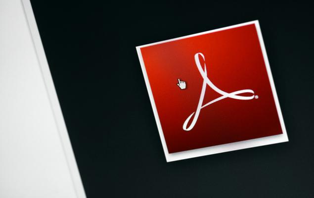 Adobe: El Monopolio Creativo Enfrenta la Tormenta de la IA