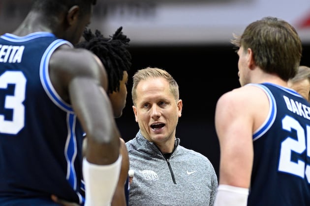 El show gringo de BYU: ¿El nuevo entrenador es un fraude?