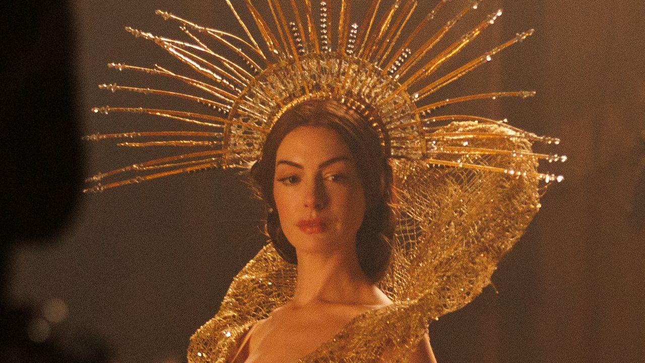 El Engaño Pop de Anne Hathaway, al Descubierto