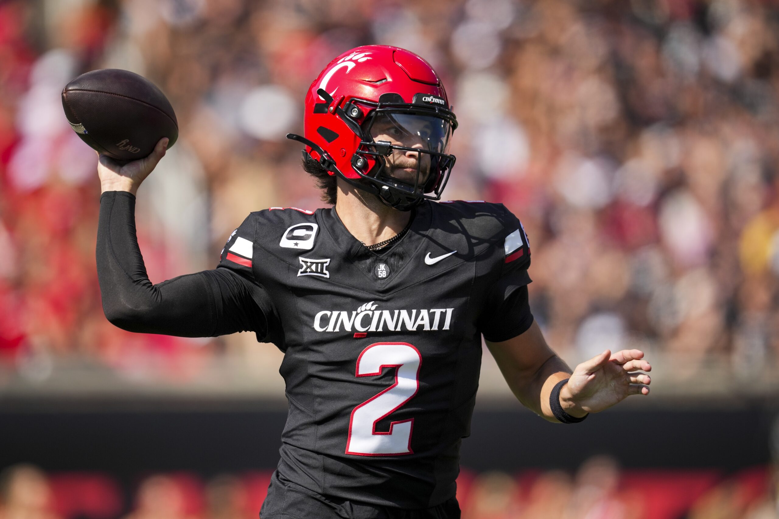 Brendan Sorsby Abandona Cincinnati: El Mercado de Fichajes de la NCAA