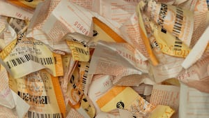 La Estafa de Powerball: Un Impuesto a la Pobreza Descarado