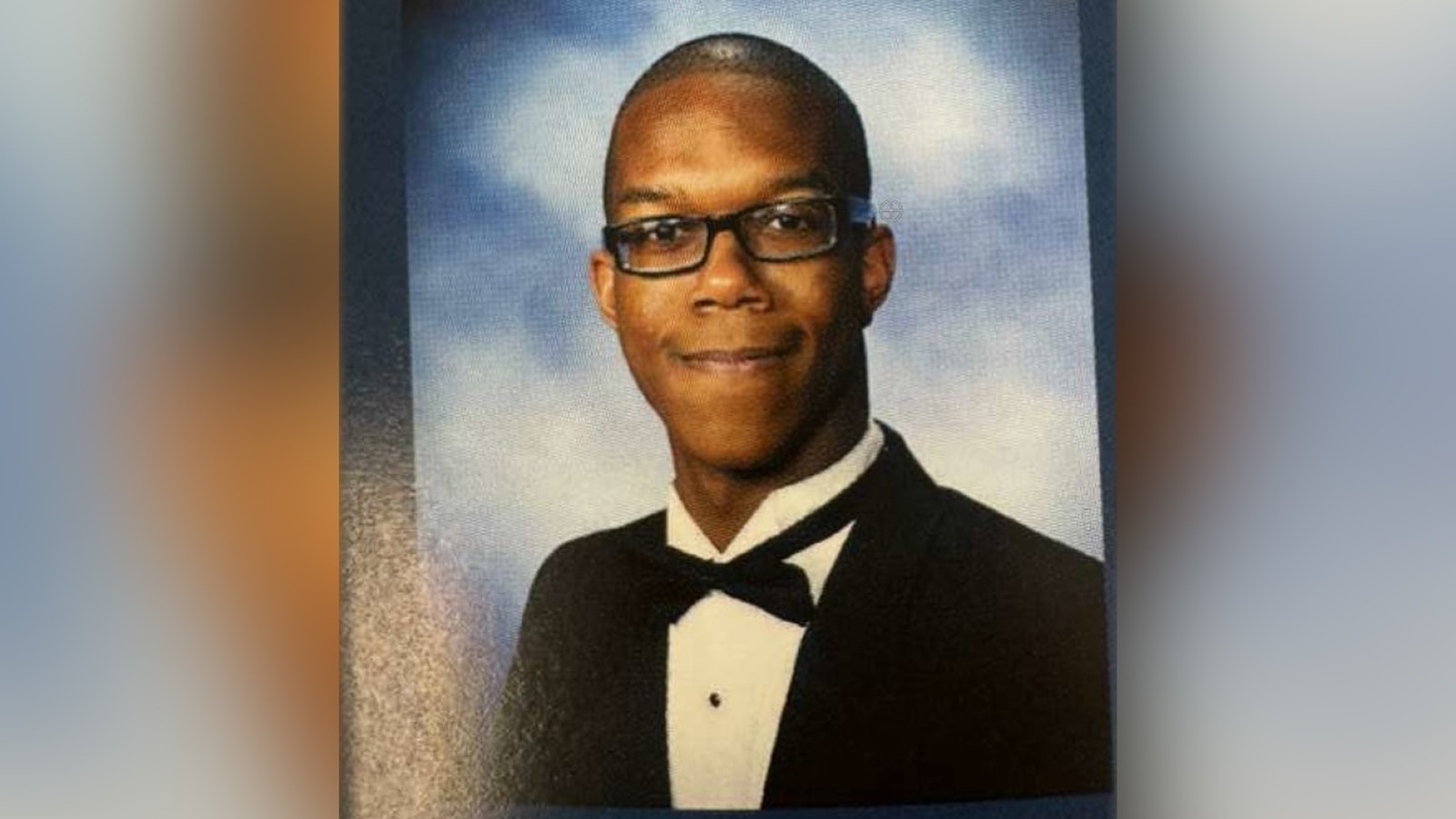 Brian Cole y el Teatro de los Explosivos del Capitolio