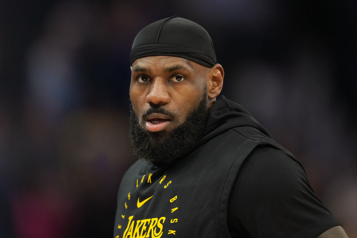 LeBron James: Polémica por el Himno Nacional