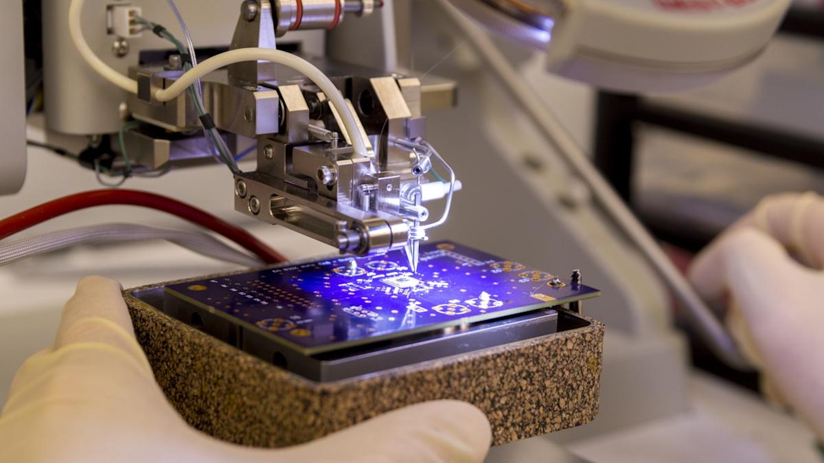 Apple Lanza un Salvavidas a Intel con Nuevo Contrato