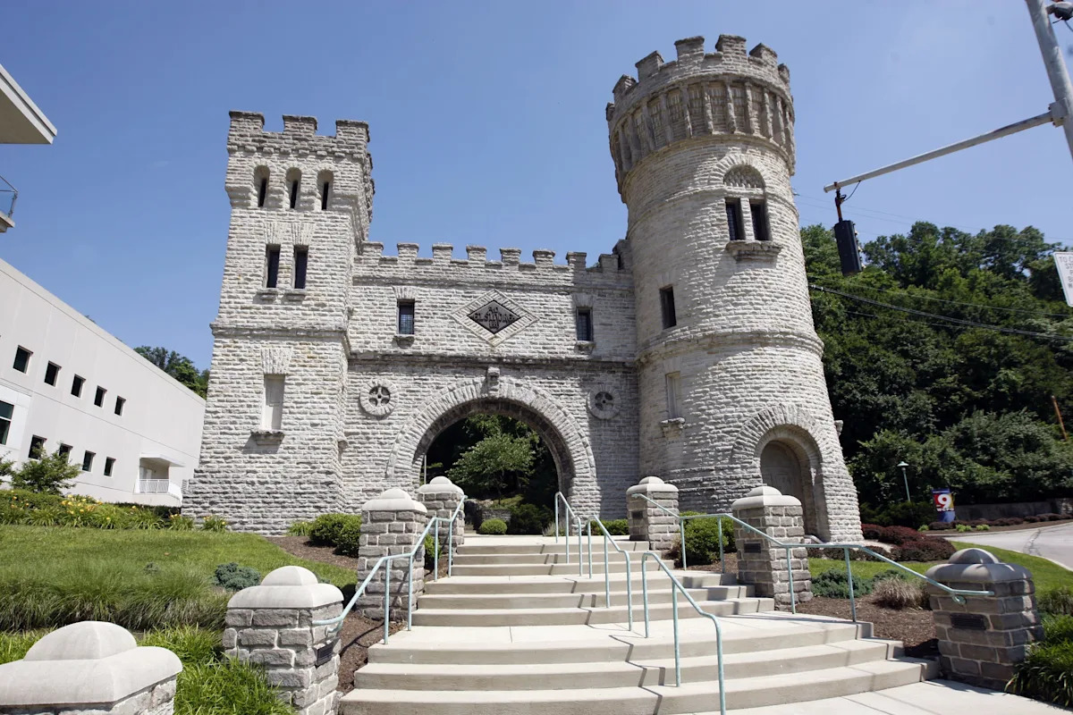 La Farsa de las Noticias y sus Periodistas Desechables