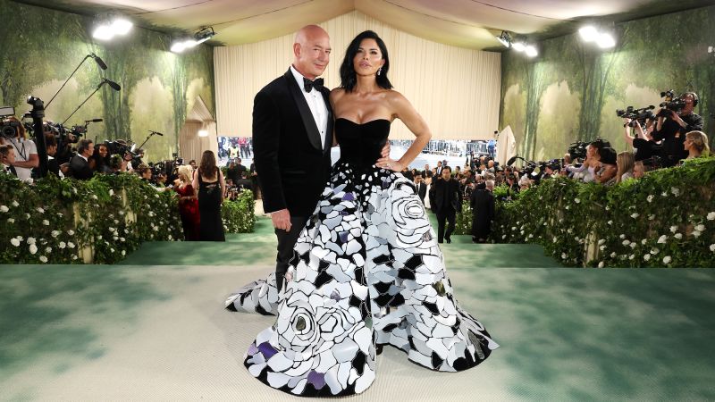 Bezos y Sánchez: La Plaga Millonaria de la Met Gala