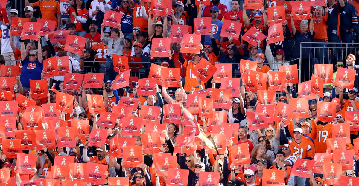 La Farsa de los Broncos: Manipulación de 'Broncos Country'