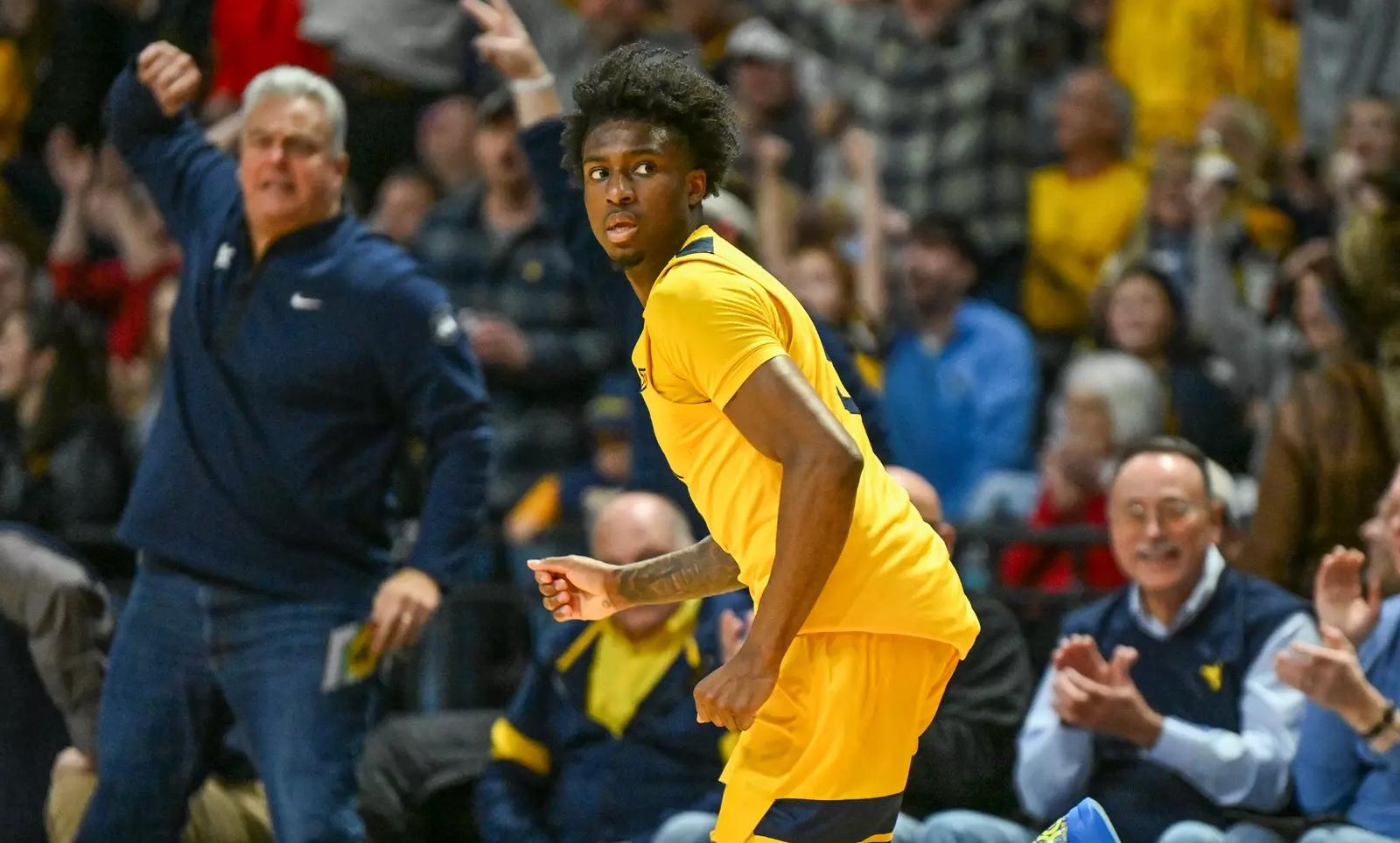 Honor Huff Brilla en Masacre de WVU Sobre Little Rock