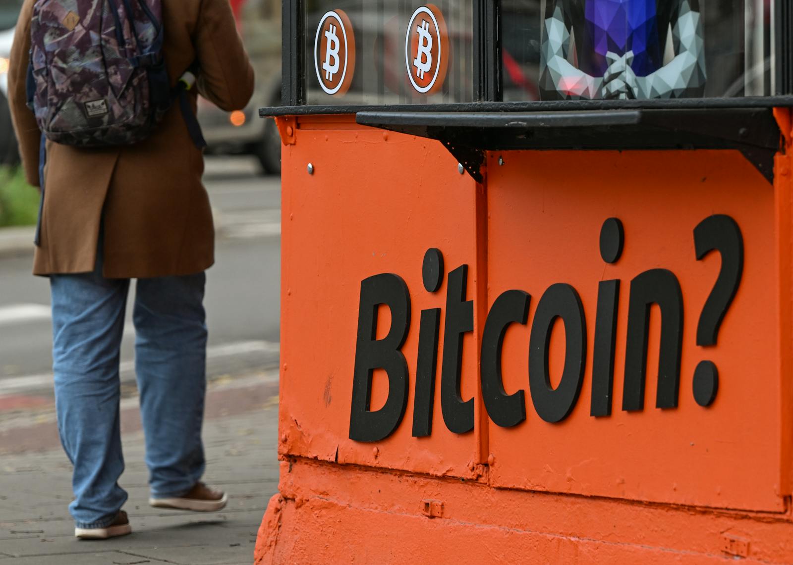 Bitcoin Cae a $90,000; Citi Mantiene Meta de $143,000