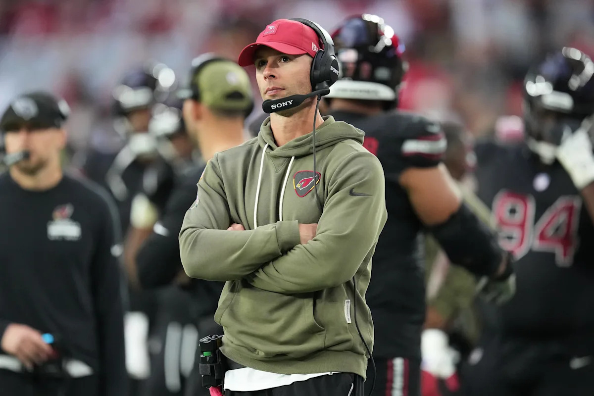 Desastre Cardenal: Gannon Expuesto por Ser un Hype Absurdo