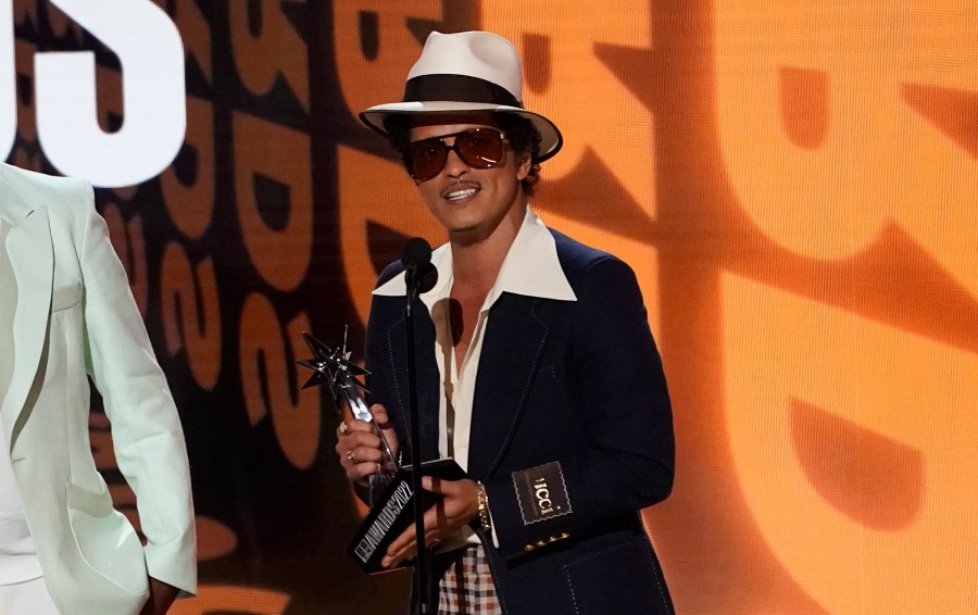 Bruno Mars añade fechas a "The Romantic Tour" ante alta demanda