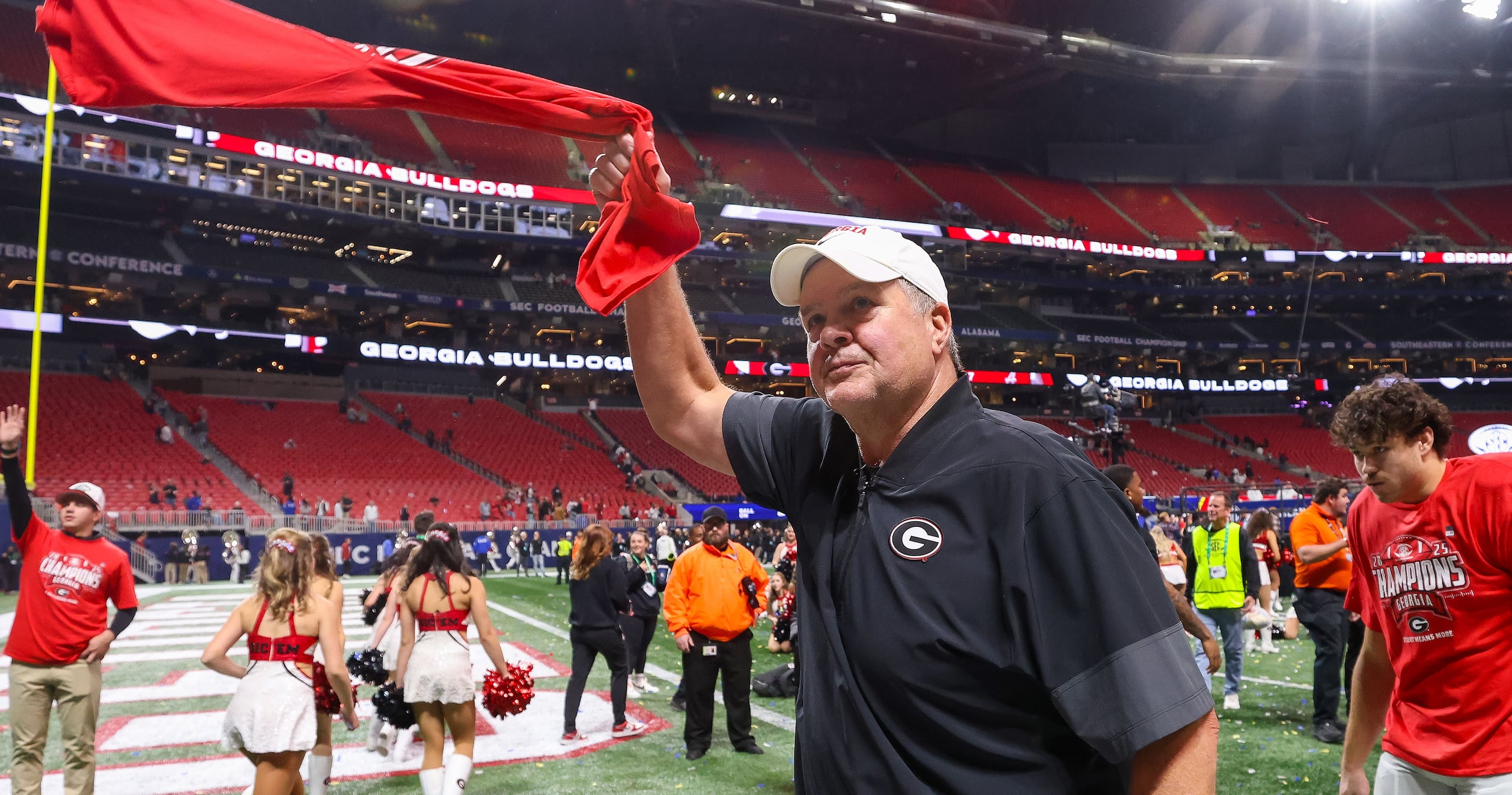 Georgia reestructura cuerpo técnico: Phil Rauscher toma la línea ofensiva