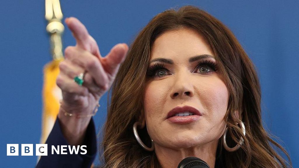 Cientos Más Agentes Federales a Minneapolis Tras Tiroteo