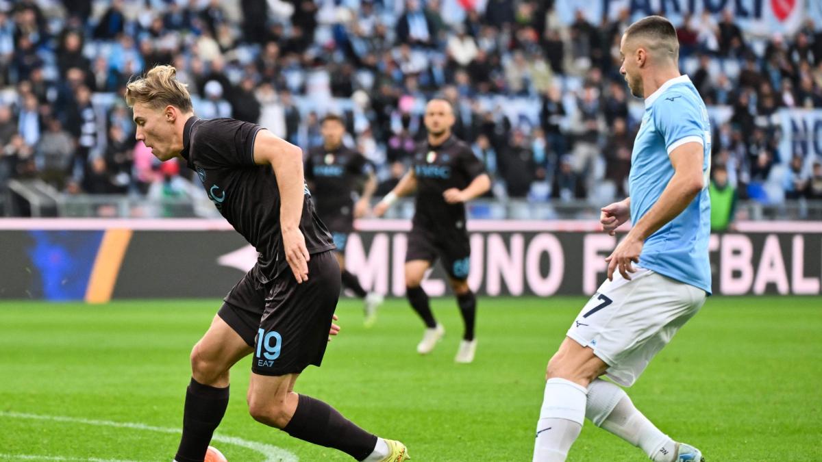 Sarri Carga con la Maldición de Conte: El Colapso Estratégico del Napoli