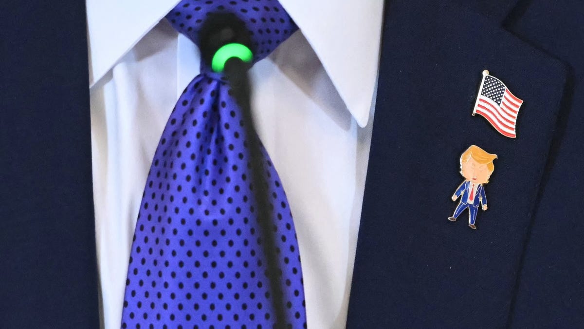 El Pin de Trump: Narcisismo Puro sobre la Crisis de Venezuela