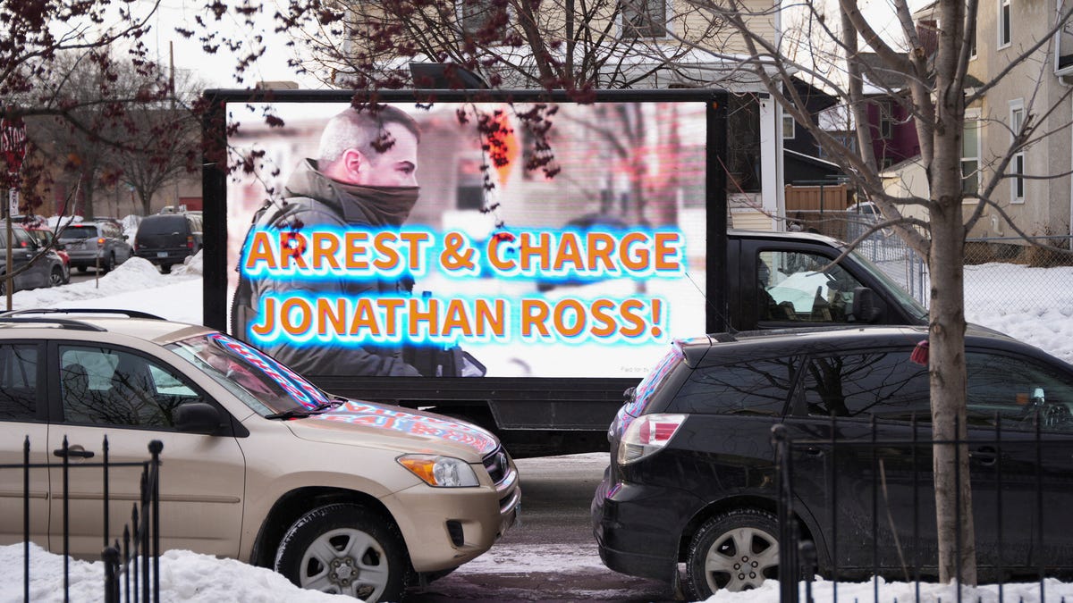 Muerte de mujer por agente ICE en Minneapolis genera debate