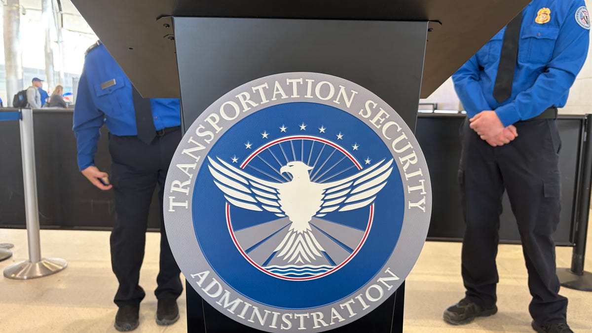 TSA cobra $45 por "ConfirmID" a viajeros sin REAL ID