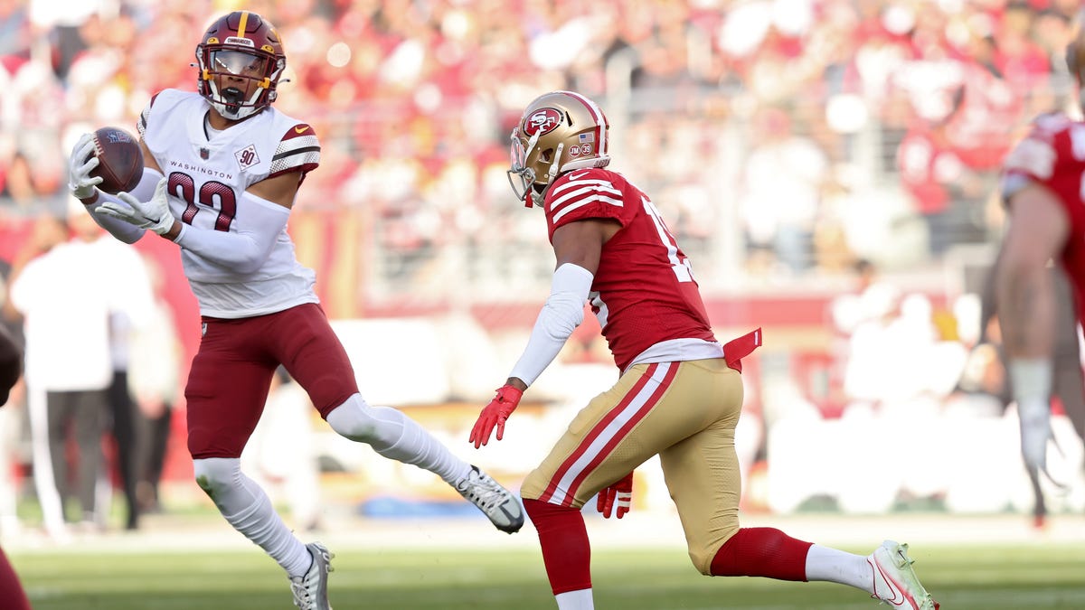 49ers Refuerzan Línea Contra Seahawks en Playoffs