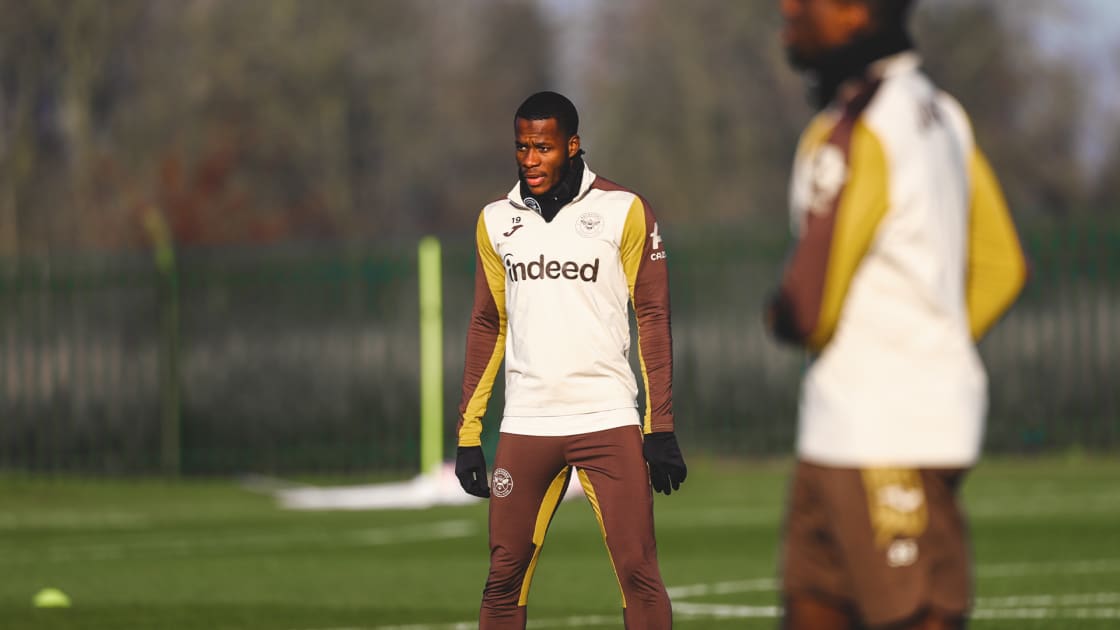 Chelsea Recibe a Brentford en Debut de Nuevo Entrenador