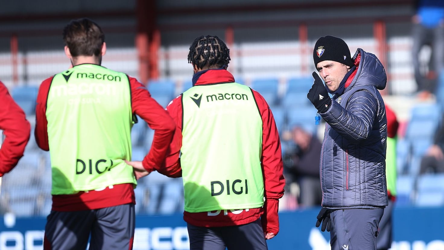 Girona vs. Osasuna: Un Choque Crucial en La Liga con Implicaciones de Playoff