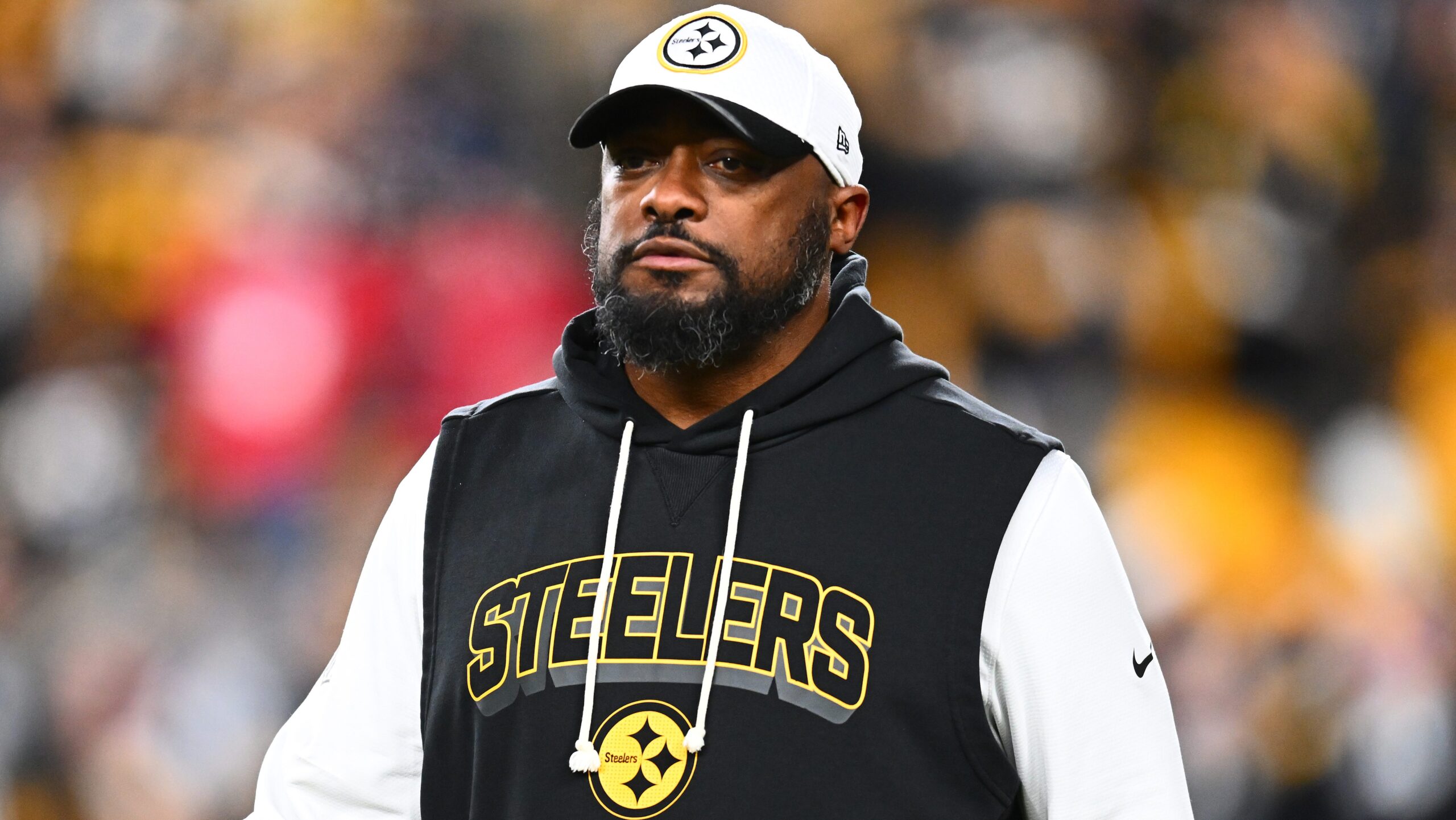Mike Tomlin Deja a los Steelers en Medio de Complejo Legado