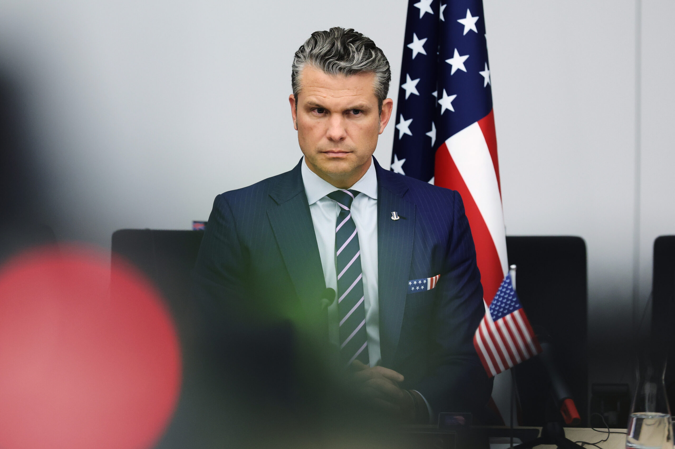 Hegseth: Maquillaje Primero, Ucrania Después