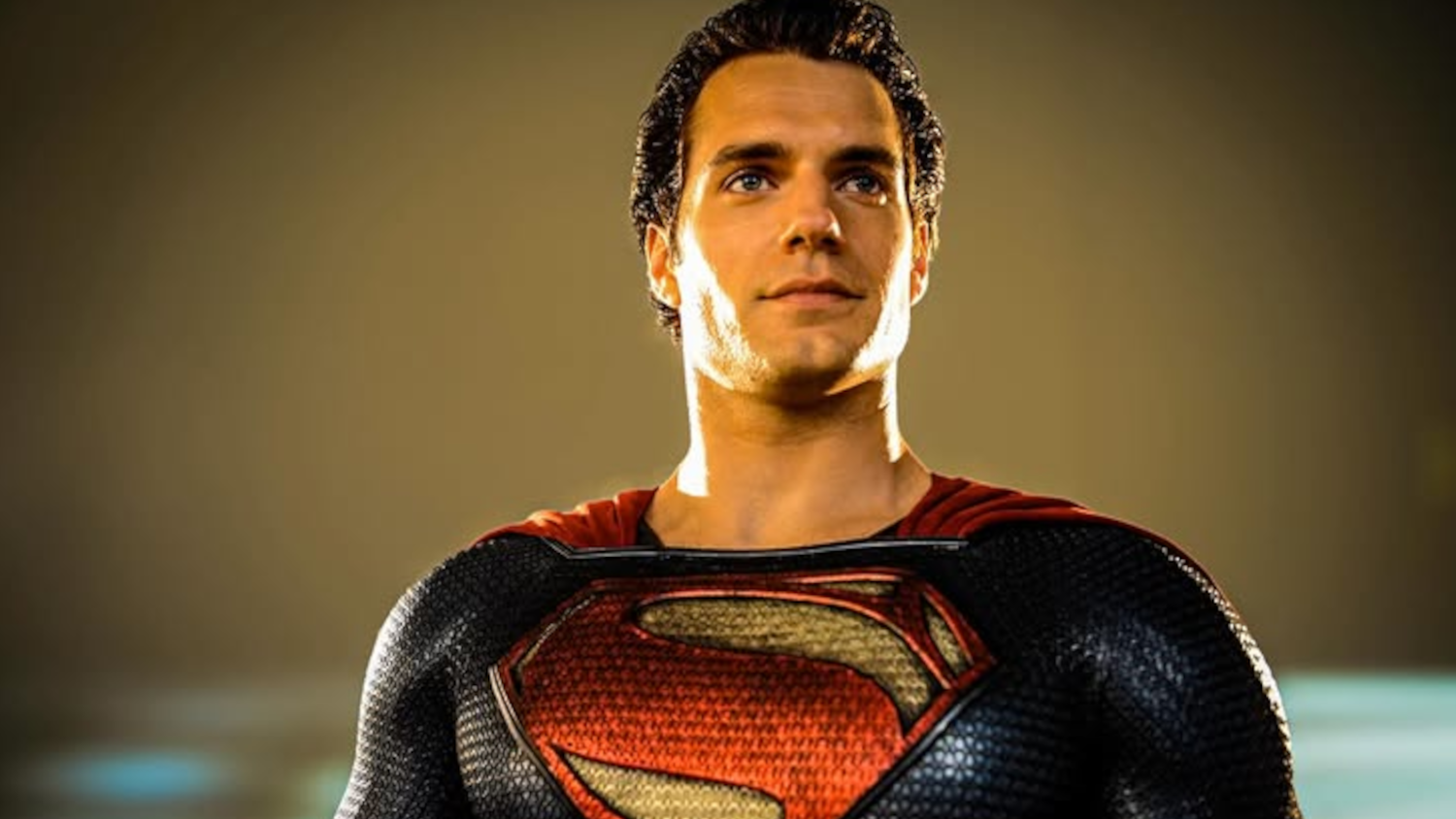 Snyder Comparte Foto Inédita de Cavill como Superman