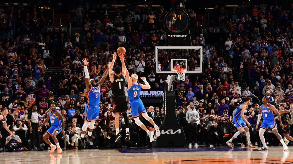 La Jugada de Booker Oculta Fallas Graves de los Suns