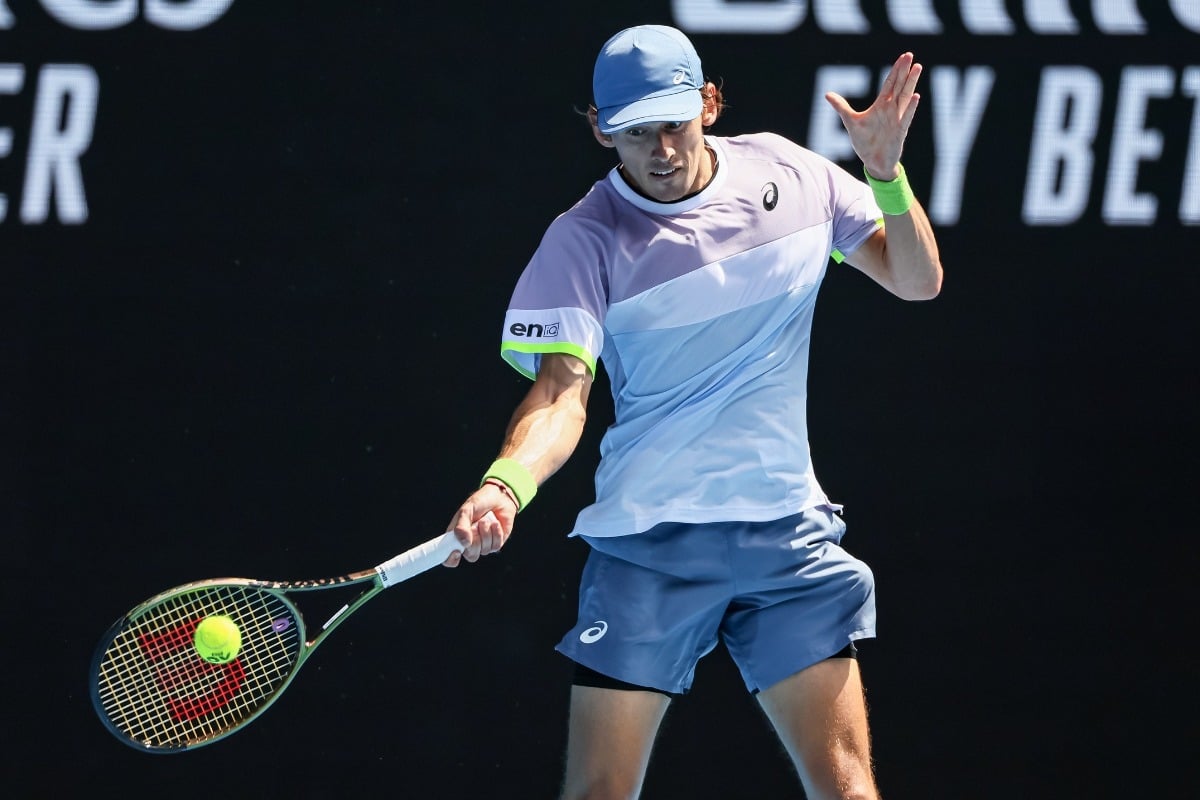 De Minaur busca avanzar en el Abierto de Australia ante rivales fuertes